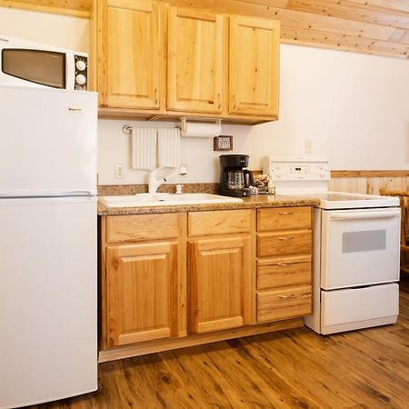 Hungry Horse Beargrass Lodging & Rv Resort מראה חיצוני תמונה